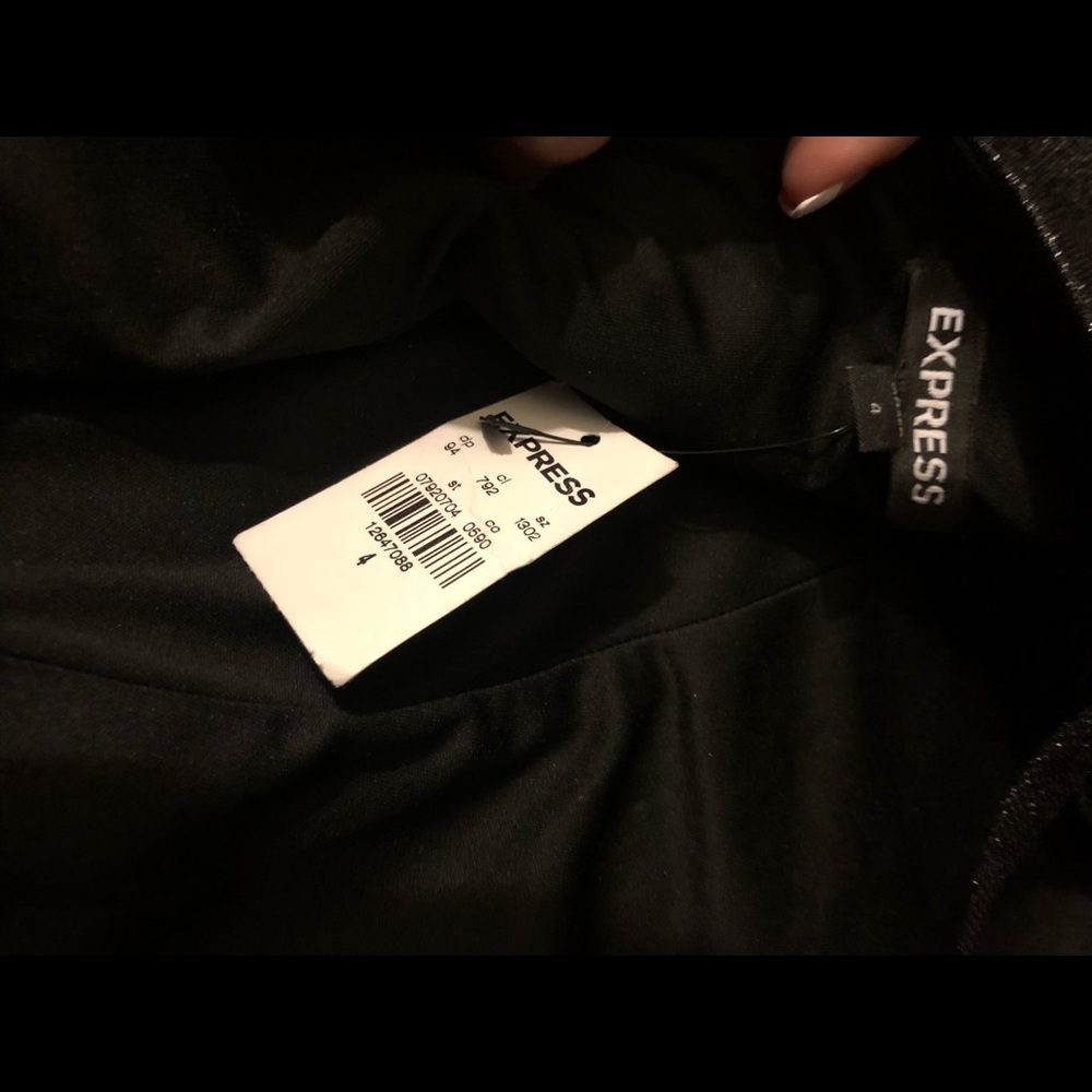 Express dress - Picture 3 of 3
